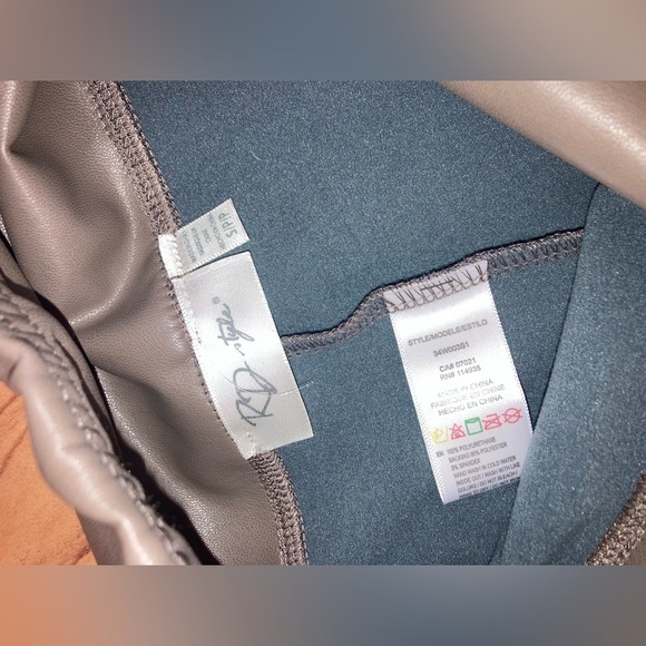 Vegan leggings taupe polyurethane and spandex NWT size S/p faux leather - Picture 3 of 7